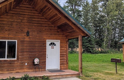 Regional District of Fraser-Fort George Cabin | Cozy and Relaxing Getaway Cabin #11