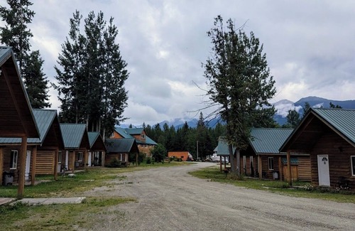 Regional District of Fraser-Fort George Cabin | Cozy and Relaxing Getaway Cabin #11