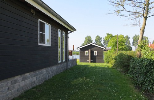 Municipality of Kampen House | Cozy and rustic cottage plus houseboat on the water