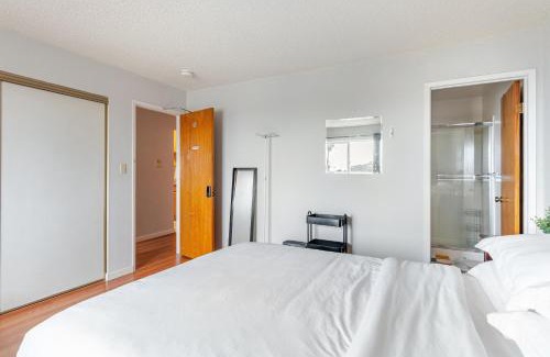 Berkeley Apartment | Cozy and Secure 3-Bedroom, 2-Bath Unit with 6 Beds and Beautiful Bay View