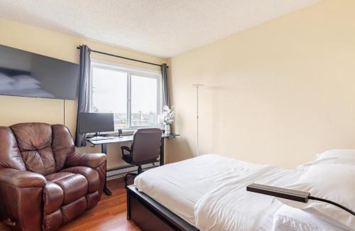 Berkeley Apartment | Cozy and Secure 3-Bedroom, 2-Bath Unit with 6 Beds and Beautiful Bay View