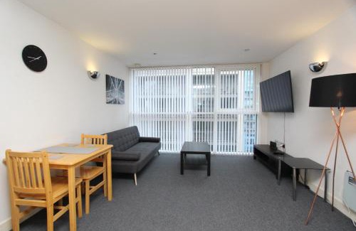 Docklands Apartment | Cozy and Spacious 1 Double bedroom Apartment Located by Excel- E16