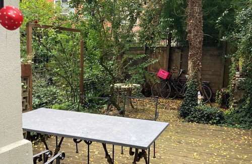 Oude Pijp Apartment | Cozy and Stylish Apt with garden in city center.