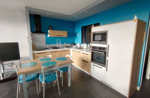 Saint-Hilaire-de-Riez Apartment | Cozy apartment 4 people, terrace, parking, pets allowed, 50m from the beach