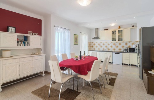 Kastel Kambelovac Apartment | Cozy apartment in Kastel Kambelovac