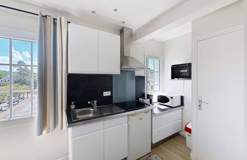 Jullouville-les-Pins Apartment | Cozy Apartment 100m from Beach & Shops, Near Mont Saint-Michel