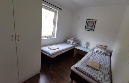 Mefjordvær Apartment | Cozy Apartment between sea and mountains