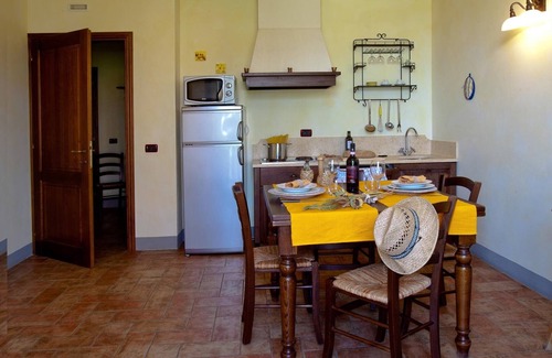 Cerreto Guidi Other | Cozy apartment for visiting Tuscany. Pets allowed.
