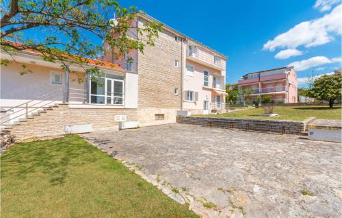 Sveti Filip i Jakov Apartment | Cozy Apartment In Sveti Filip I Jakov