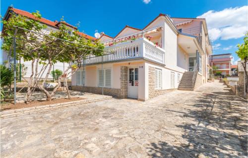 Sveti Filip i Jakov Apartment | Cozy Apartment In Sveti Filip I Jakov