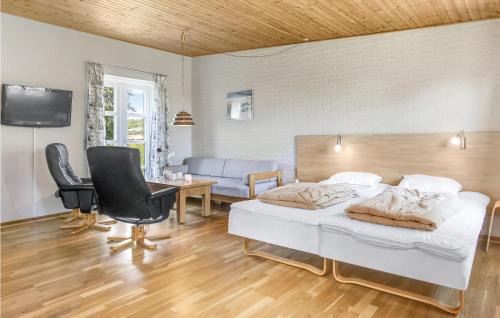 Sandvig Apartment | Cozy Apartment In Allinge With Wifi