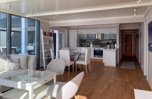 Ulstein Municipality Apartment | Cozy apartment in Gurskøy with sauna