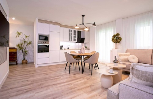 Figares Apartment | Cozy Apartment Near City Center. Lope de Vega