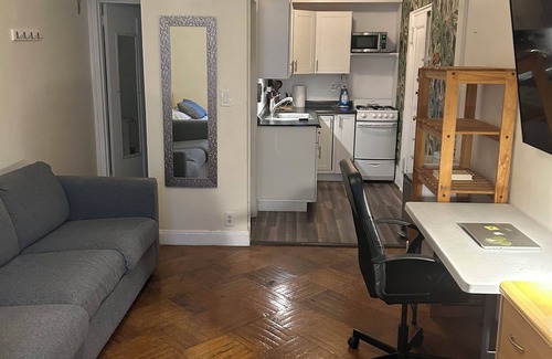 Upper West Side House | Cozy Apartment on West 85th St