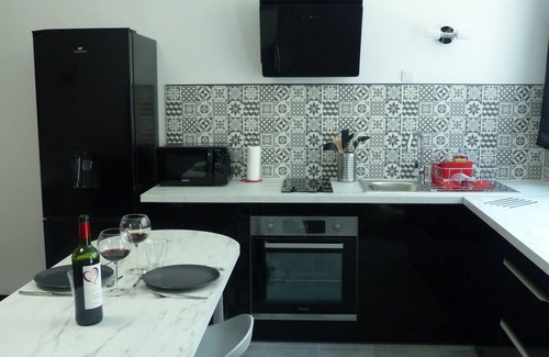 Auterive Apartment | Cozy apartment with private Jacuzzi for a romantic night