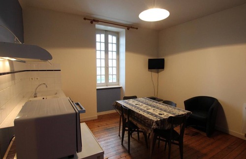 Periers Apartment | Cozy apartment with WIFI and pets allowed in Périers
