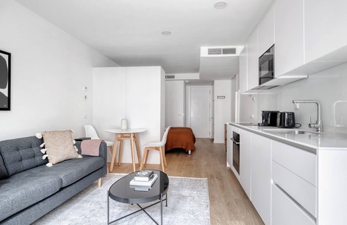 Moncloa - Arguelles Apartment | Cozy Argüelles Studio, near Royal Palace and Madrid Rio, by Blueground
