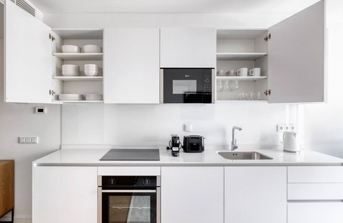Moncloa - Arguelles Apartment | Cozy Argüelles Studio, near Royal Palace and Madrid Rio, by Blueground