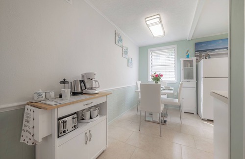 St. Pete Beach Condo | Cozy Autumn Retreat | St. Pete Beach Ground Floor Condo