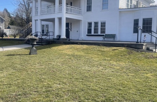 South Kortright Bed & Breakfast | Cozy B&B with WiFi and AC in welcoming South Kortright