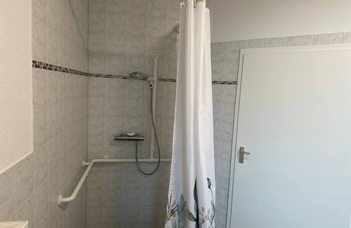 Neukalen Apartment | Cozy barrier-free apartment near the Peene - comfort for two