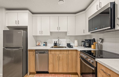 Calgary Condo | Cozy Basement 2 BR Suite » 2 Queens » Games & More