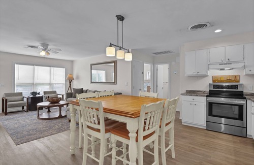 Shell Island House | Cozy beach cottage with a beautiful ocean view!