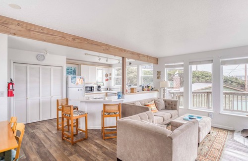 Manzanita House | Cozy Beach Castle has Panoramic Views, Wrap-Around Deck With Ocean Views!