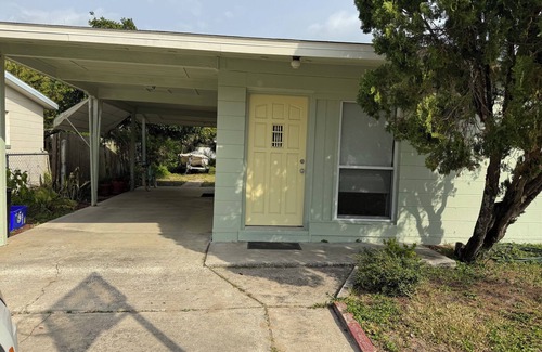 New Smyrna Beach House | Cozy Beach Cottage - 3 min walk to beach