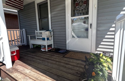 Michigan City Cottage | Cozy Beach Cottage….2 min to the Beach!