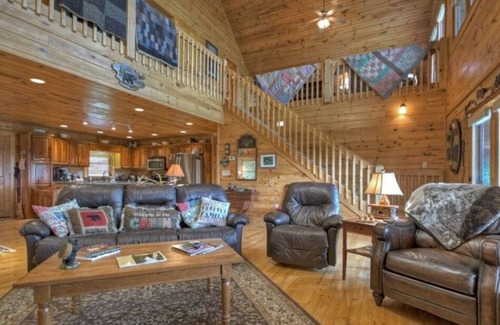 Suches Cabin | Cozy Bear Lodge | Amazing Mountain Views | Sunsets | Hiking trails