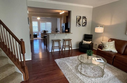 Charlottesville House | Cozy Bedroom in Mountainview Townhouse