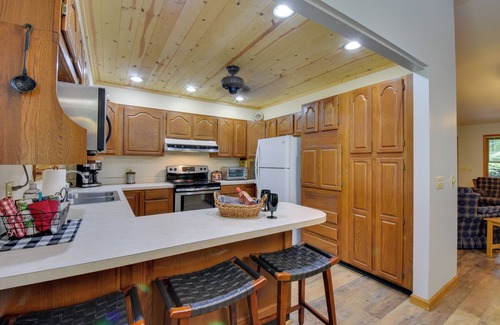 Blairsville Cabin | Cozy Blairsville Cabin: 2 Mi to Vogel State Park!