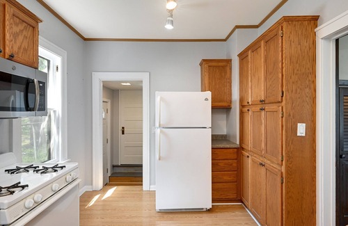 Northeast Minneapolis House | Cozy Blue House in the hub of NE Minneapolis. A home away from home