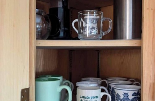 Markleeville Cabin | Cozy Blue Jay Nest Retreat