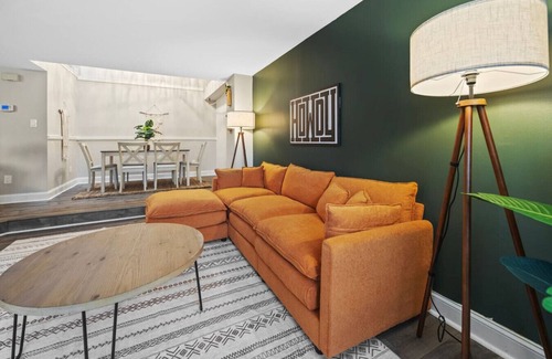 Montgomery Village House | Cozy Boho 3b3b | Playground