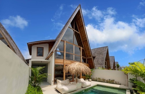Seseh Villa | Cozy boho design villa with private pool near the beach