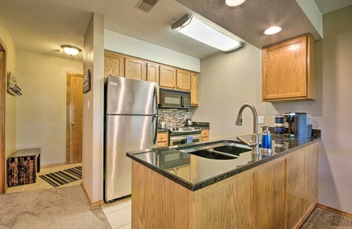 Notch Estates Condo | Cozy Branson Getaway ~ 2 Mi to Silver Dollar City!