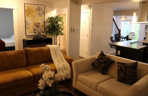 Moncton House | Cozy Bungalow - 6 min to Downtown Moncton NB