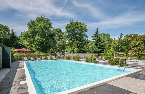 Municipality of Harderwijk House | Cozy bungalow in Harderwijk with a shared pool