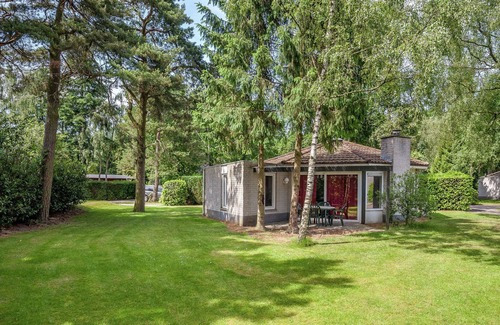 Municipality of Harderwijk House | Cozy bungalow in Harderwijk with a shared pool