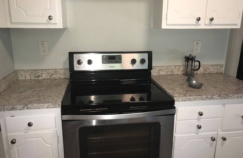 Durham House | Cozy Bungalow near Duke & Dining, Walkable Area