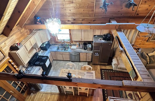 Moundville Cabin | Cozy Cabin 25 minutes from UofA!