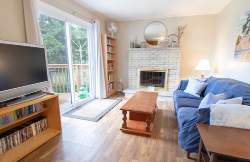 Tiny Cabin | Cozy Cabin by 2 Pristine Beaches