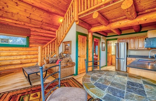Michigan Hill Cabin | Cozy Cabin for the Outdoor Enthusiast