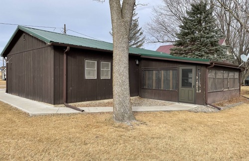 Wheeler County Cabin | Cozy cabin getaway at the Lake