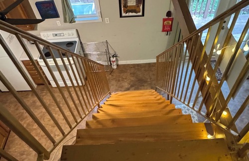 Easley Cabin | Cozy cabin getaway with hot-tub under stars!