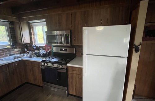 Houghton Lake Cabin | Cozy cabin great for vacationers, hunters/fishers, snowmobilers/ORVers!