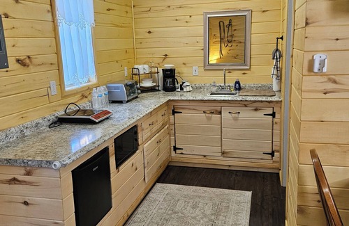 La Sal Cabin | Cozy cabin in lovely La Sal with WiFi, AC/Heating,Kitchen,grill,firepit and more