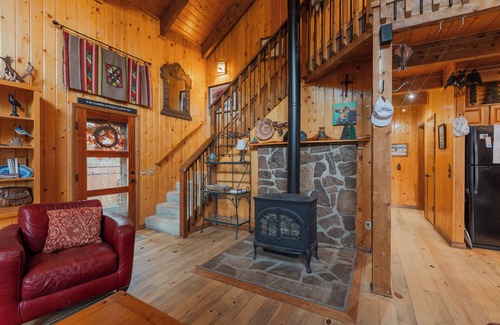 Pagosa Springs Cabin | Cozy Cabin | Near Shopping, Dining, Skiing, Golfing